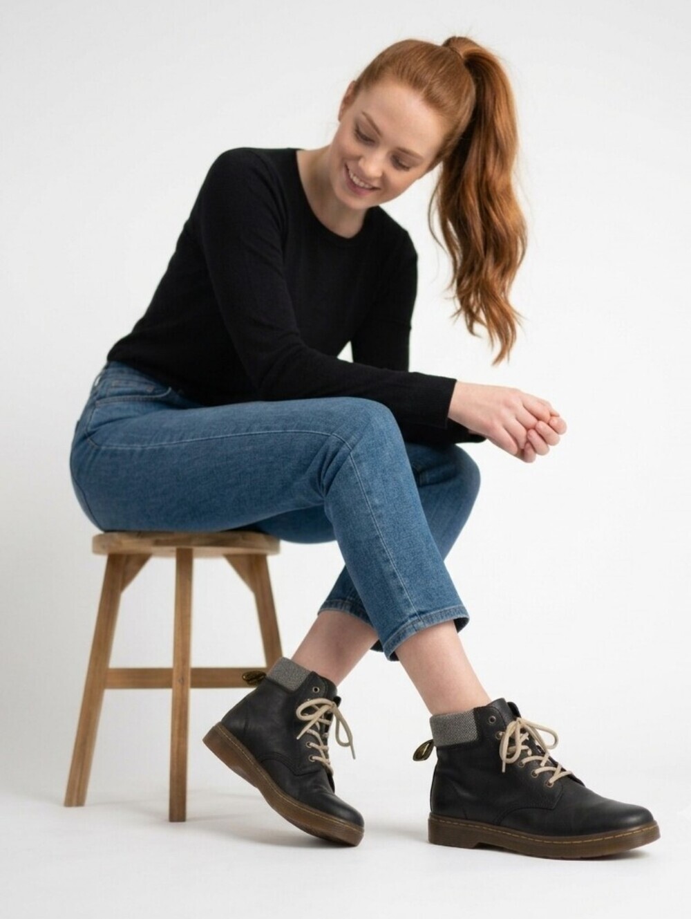 Dr. Martens Maelly Black Leather Herringbone Padded Ankle Boots - Size 7